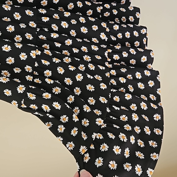 NWT Gilli daisy print dress M - Picture 4 of 6